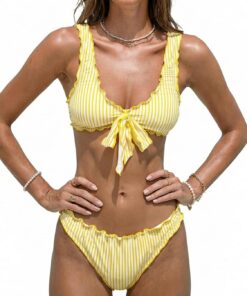 CUPSHE Bikini Damen Set Rüschen Breite Träger Low Waist Hoher | Niedriger Bund, Beinausschnitt Cheeky,Bequeme Passform, Sicherer Halt, Für Strand und Pool
